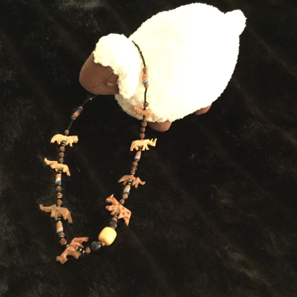 HAND-CARVED NECKLACE FROM KENYA